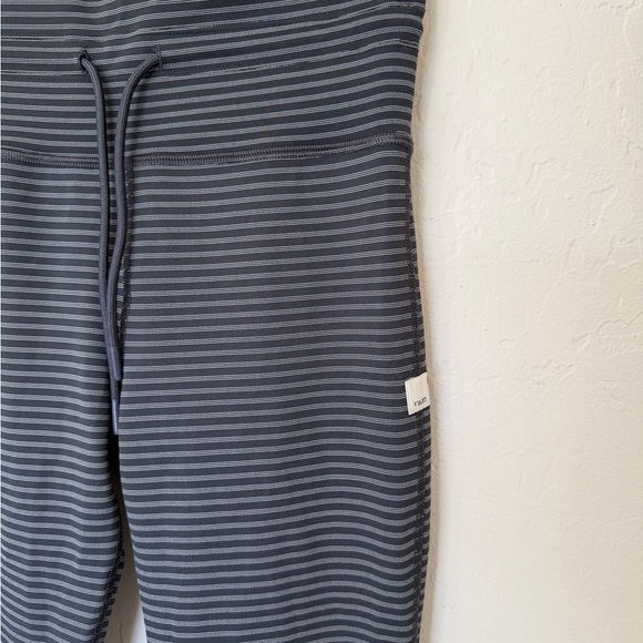 Vuori Striped Leggings - Black and Gray - Picture 2 of 4